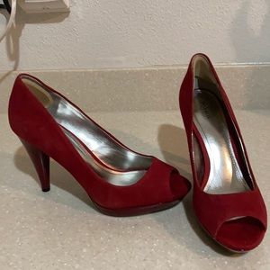 Shoes, red high heels.